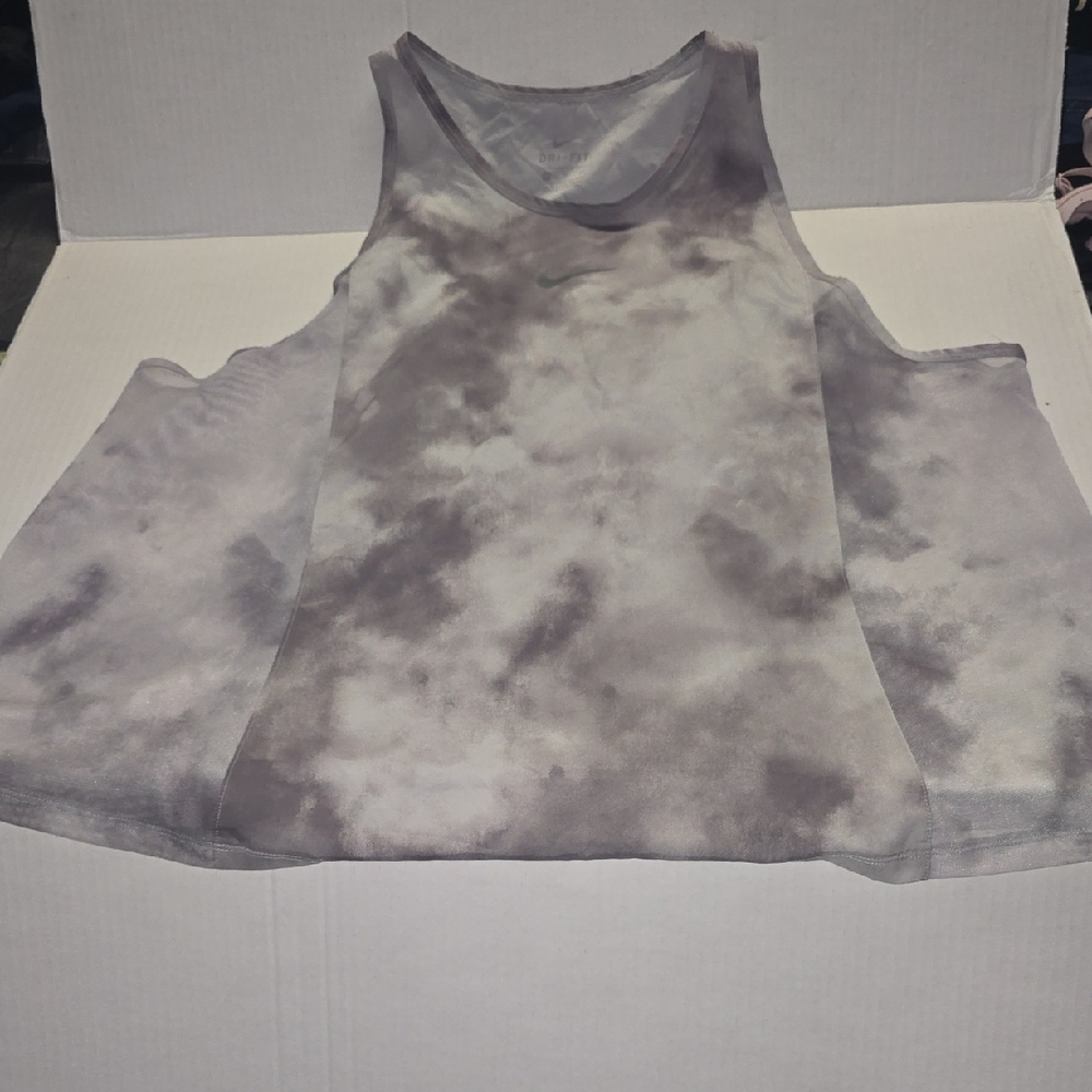 Nike Women's Gray Cloud-Effect Sleeveless Tank Top